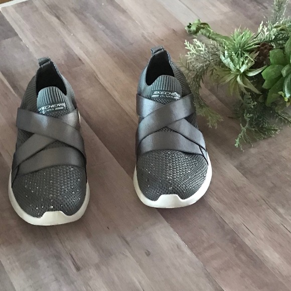 Bobs from Sketcher Slip on  Charcoal Gray Sneaker - Picture 5 of 8